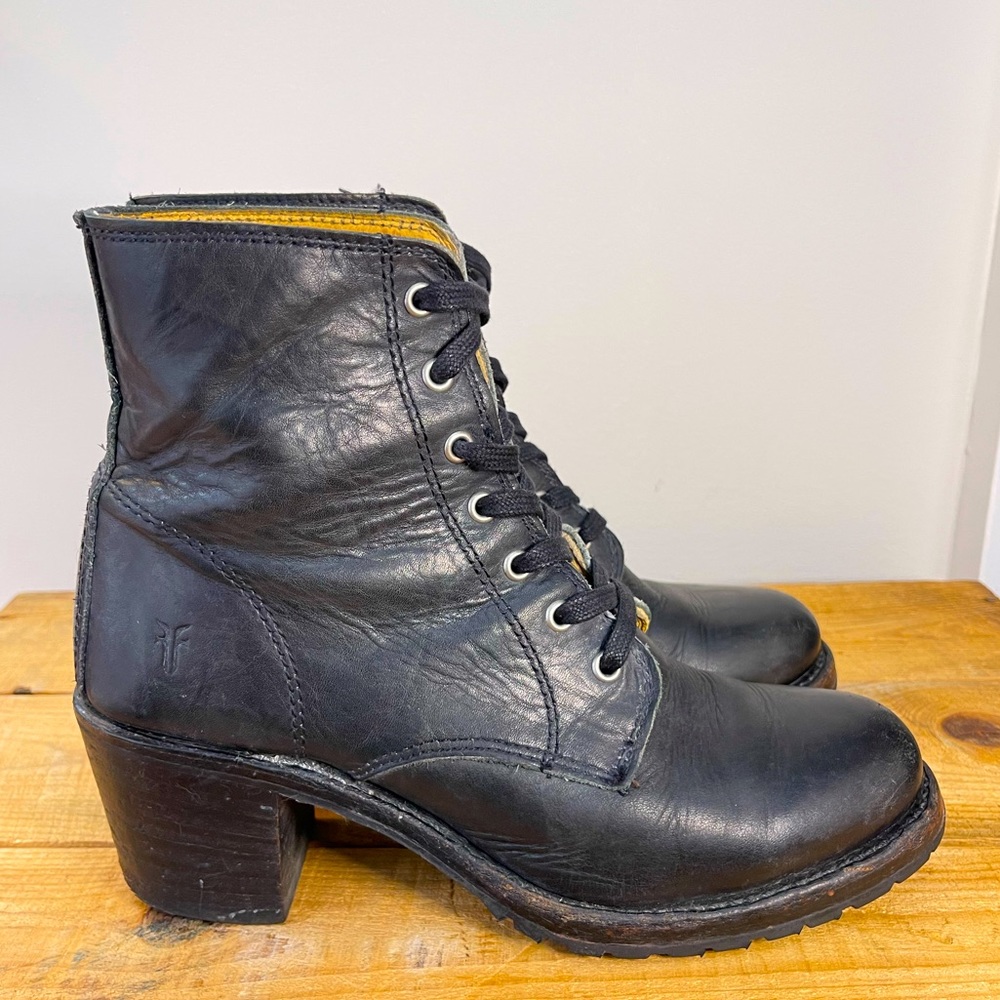 Frye Sabrina 6G Lace Up